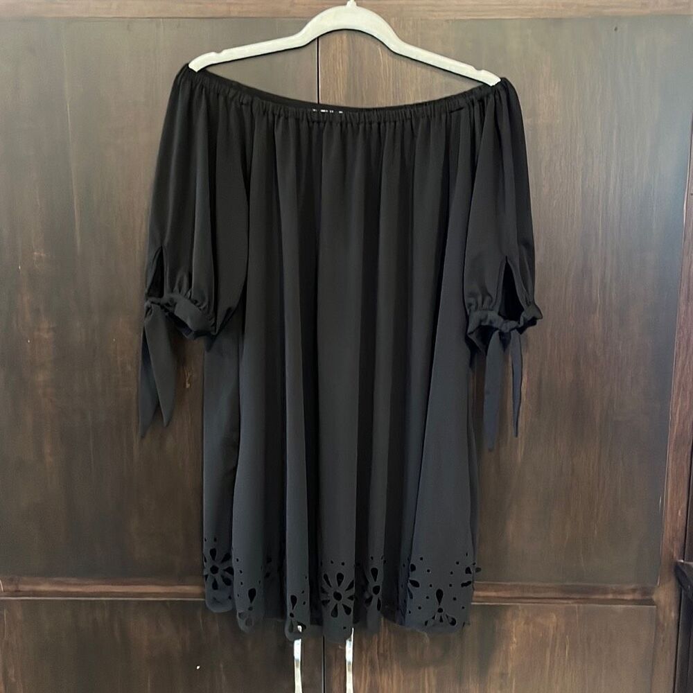 VENUS Black Off-the-Shoulder Mini Dress with Eyelet Hem